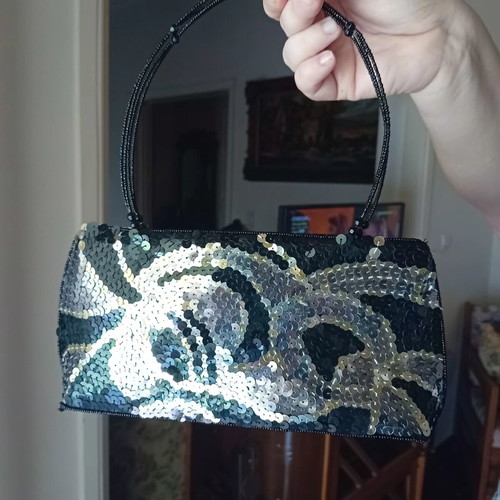 Small shoulder bag with beads black silver like new
