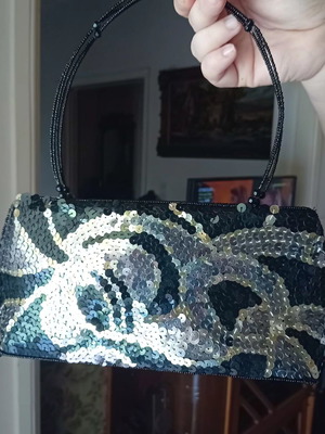 Small shoulder bag with beads black silver like new