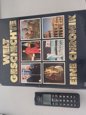 Welt Geschichte Eine Chronik German hardcover book like new, 2 volumes