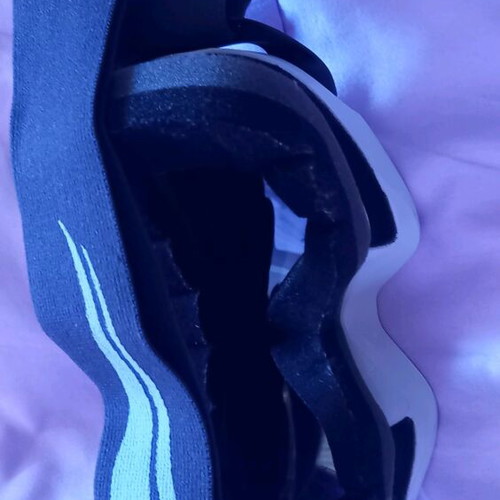 Ski mask like new with small repaired crack