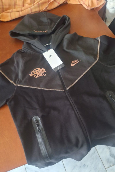 Nike tech fleece X Syna world