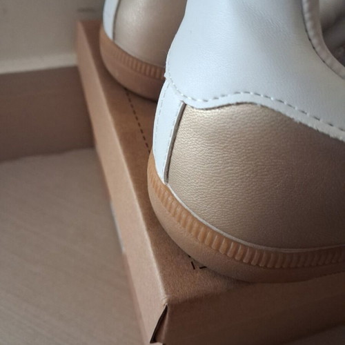 Corina sneakers new, gold with beige, size 39