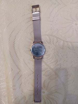 Ρολόι αναλογικό Bershka γυναικείο quartz με μεταλλικό μπρασελέ ροζ χρυσό καινούργιο