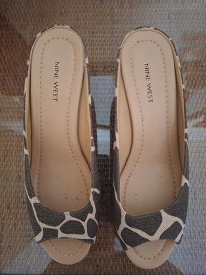 Nine West platform sandals like new, size 40, brown beige