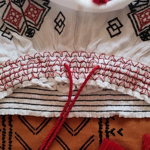 Blue Vanilla women's blouse like new with Ukrainian embroidery, size Medium