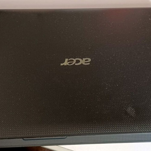 Acer 5742G laptop, 15.6-inch CineCrystal LED screen, Intel Core i5, 8GB RAM, 256GB SSD, Windows 10