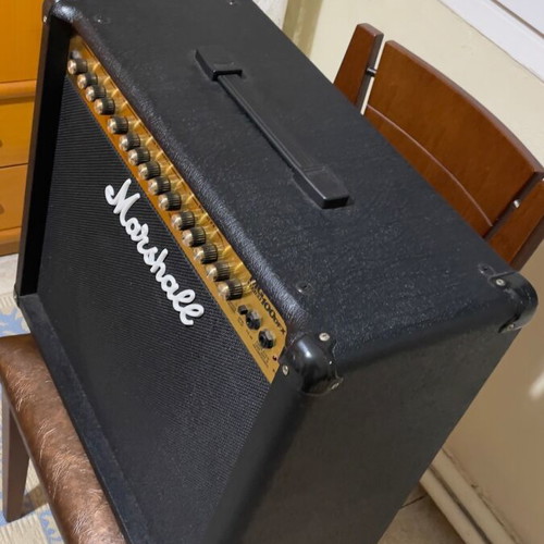 Ενισχυτής Κιθάρας Marshall MG 100 DFX σε υπερ άριστη κατάσταση με πεταλιέρα και δερμάτινο κάλυμμα