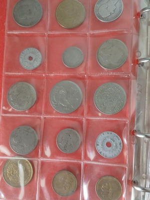 Coin collection used, 90 coins from various countries with case