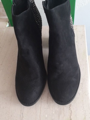 Catwalk leather women's ankle boots size 39 like new, black