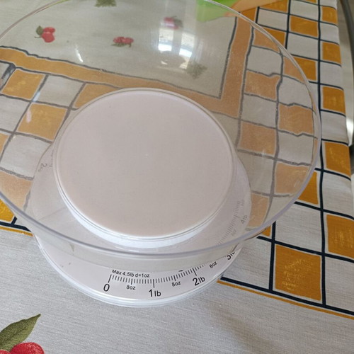 Analog kitchen scale used 2Kgr without batteries