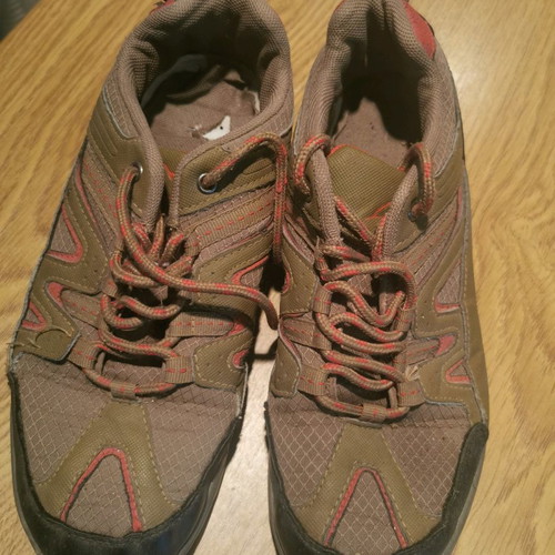 Athletic shoes used size 37 brown