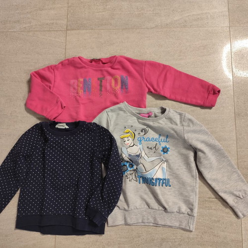 Sweatshirts pack of 3 used for 4-5 years, Benetton, H&M, Disney
