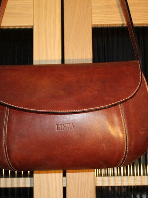 Shoulder bag brown like new, medium size leather