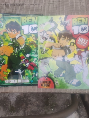 Άλμπουμ BEN10 μεταχειρισμένα, δύο τεμάχια με κολλημένα χαρτάκια