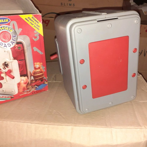 Safe toy new with key and combination