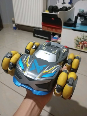 Drift car remote controlled like new