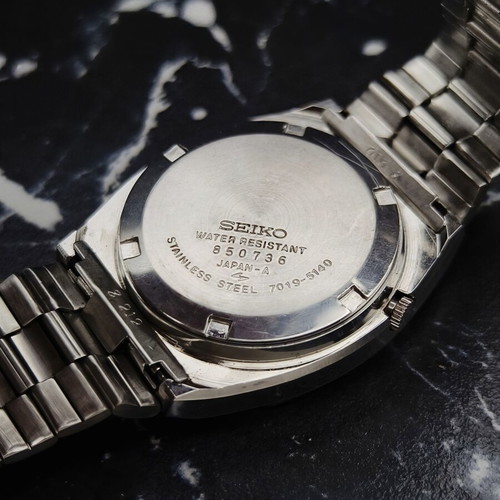 Seiko 5 Nautilus Automatic Ref. 7019-5140 vintage watch, blue and silver