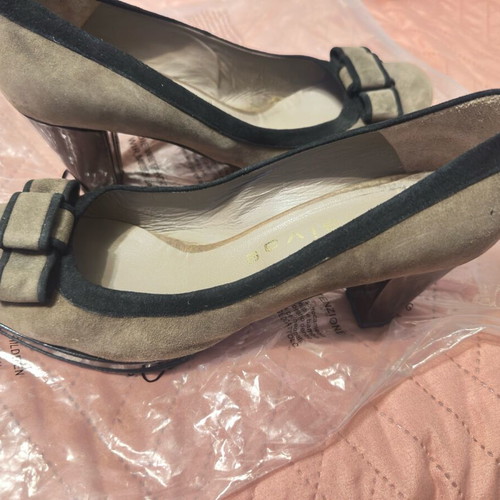 Castori Cypress Green Pumps like new, size 40