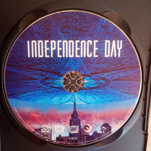 Independence Day DVD used, science fiction with subtitles