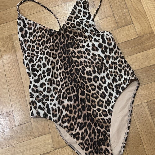 One Piece Leopard Swimwear H&M like new, size M