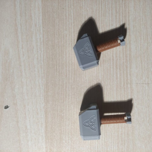 Magnetic hammer set Marvel new, 2 pieces