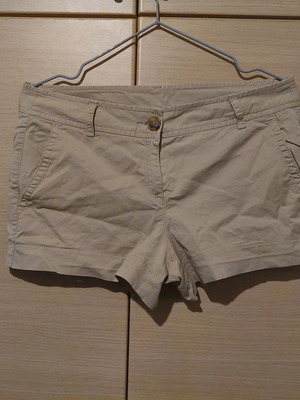 Benetton beige women's shorts like new, size 40