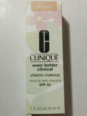 Clinique Even Better Clinical Vitamin Makeup SPF 50 foundation like new