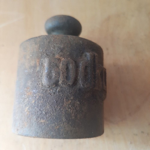 Cast iron weights used, set of 1 kg and 0.5 kg