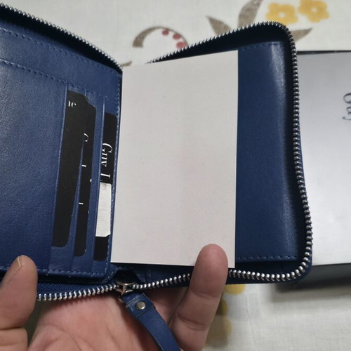 Guy Laroche women's leather wallet new, blue