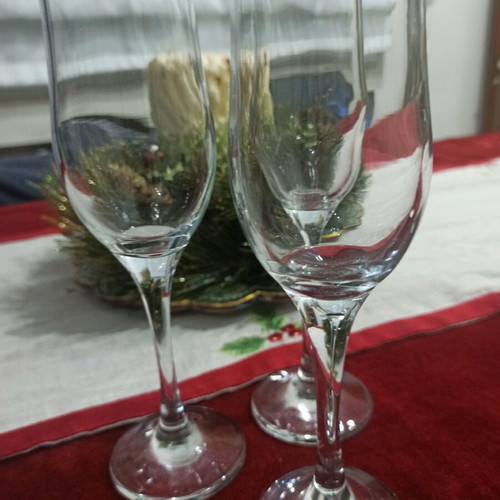 Champagne glasses like new, pack of 17 pieces