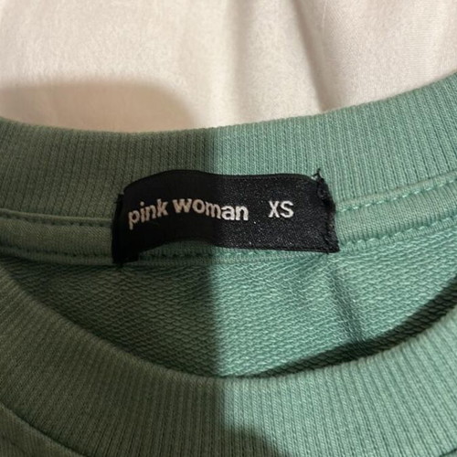 Pink Woman sweatshirt green XS like new with I Need More Space print