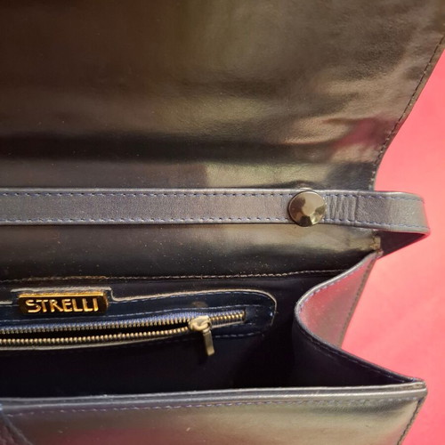 Classic blue leather shoulder bag like new