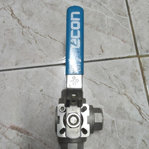 Valve heavy-duty triple flow like new, suitable for water or steam
