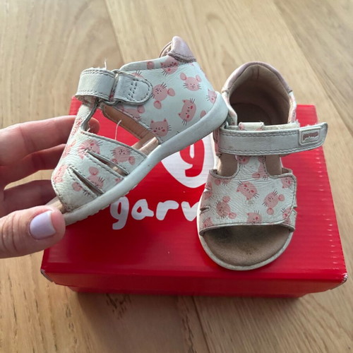 Garvalin sandals used, leather, size 18, white and pink