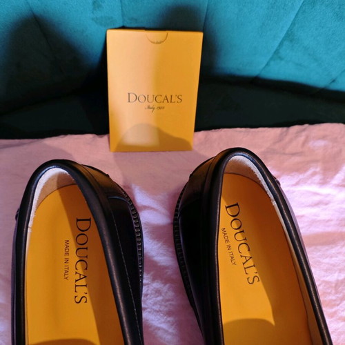 Doucal's leather loafers brand new with tags, size 40, black