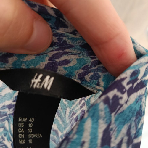 H&M sleeveless sheer shirt multicolor, like new