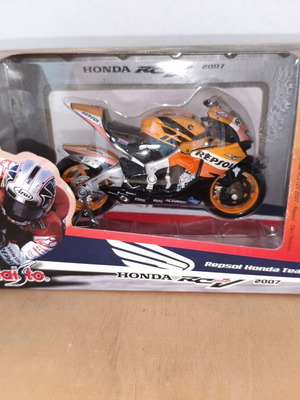 Honda RC212V Moto GP 2007 Miniature Die-Cast Model New