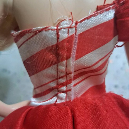 Barbie Holiday 2019 in original outfit with dress flaws