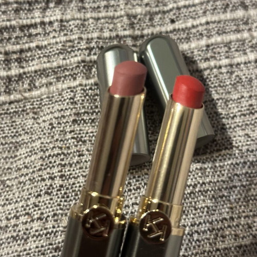 Long stay lipstick