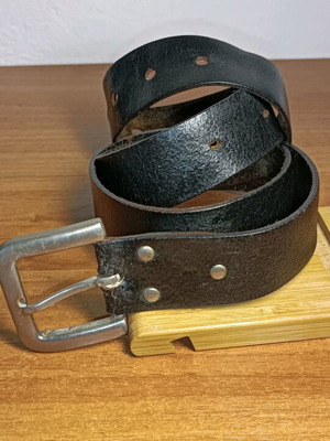 Δερμάτινη ζώνη μεταχειρισμένη, μαύρη, μέγεθος 110