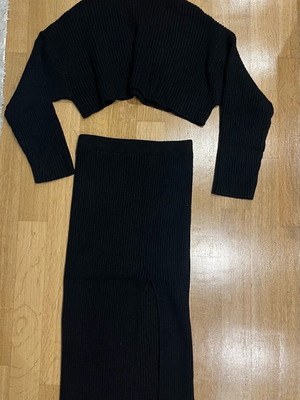 Zara knit set black like new, crop top and skirt with slit