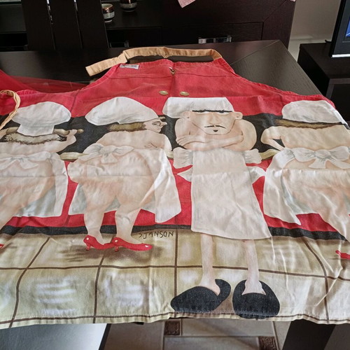 Maxwell Williams kitchen apron like new