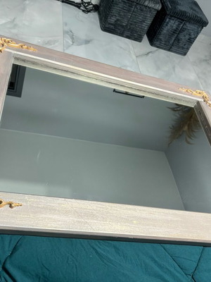 Mirror like new, scratch-free