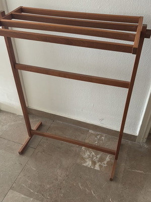 Towel Rack wooden, like new, 90 cm height, 30 cm base width