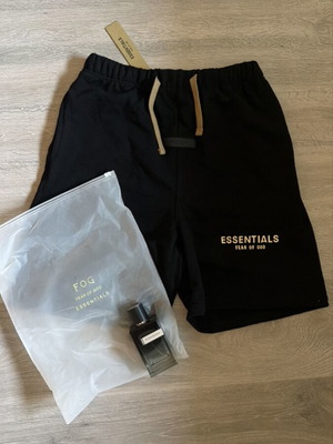 Essentials Fear of God σορτσάκι καινούργιο, μέγεθος M, μαύρο