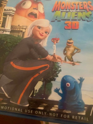 Τέρατα και Εξωγήινοι Blu-ray 3D μεταχειρισμένο προωθητικό αντίτυπο