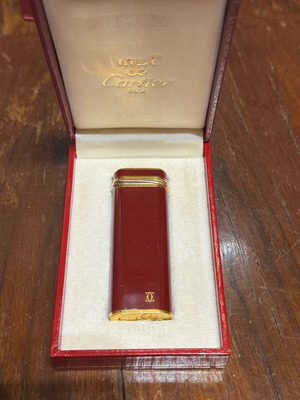 Cartier Les Must De Cartier “Trinity” red lacquer lighter used