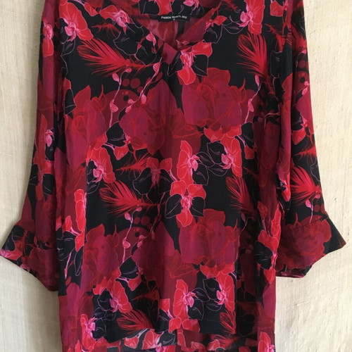 Peace Heart Joy silk crape top, size S, red floral