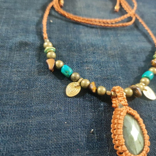 Macrame necklace with labradorite and metal details new