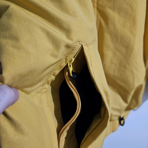 White Sierra yellow windbreaker jacket size L like new with fleece lining